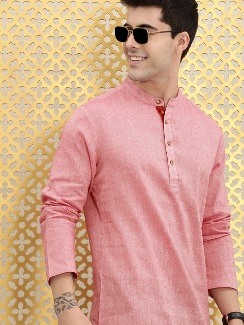 

Ode by House of Pataudi Men Fuschia Solid Mandarin Collar Kurta, Pink