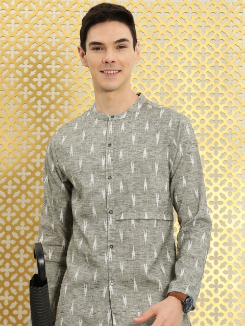 

Ode by House of Pataudi Men Grey & White Ethnic Motifs Printed Kurta