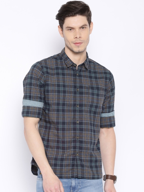 

Flying Machine Men Grey Checked Casual Shirt