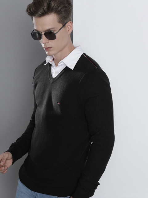 

Tommy Hilfiger Men Black Pullover Sweater