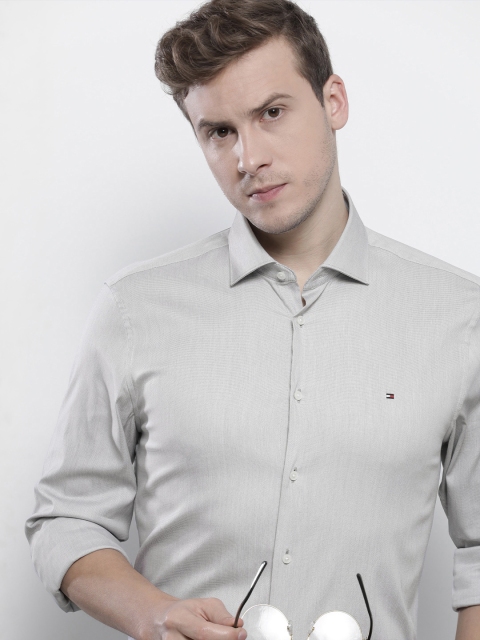 

Tommy Hilfiger Men Grey Solid Slim Fit Pure Cotton Casual Shirt