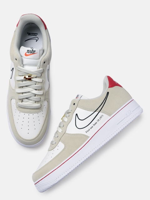 

Nike Men Grey & White AIR FORCE 1 07 LV8 Colourblocked Leather Sneakers