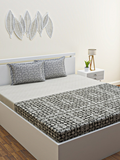 

HOME AFFAIRS Grey & Black Geometric 180 TC King Bedsheet with 2 Pillow Covers