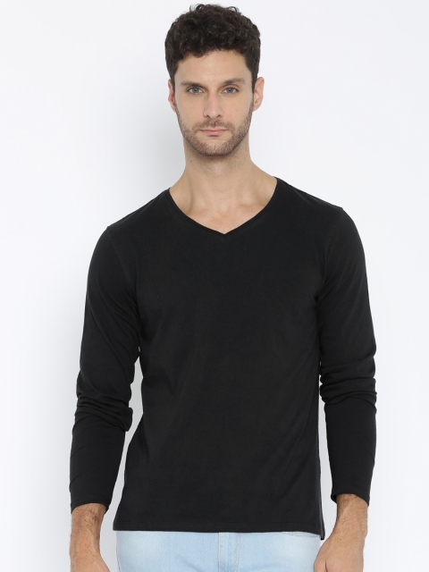 

Mast & Harbour Men Black Solid V-Neck T-Shirt
