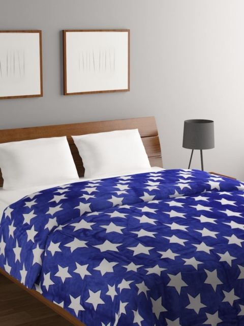 

Raymond Home Blue & White Geometric AC Room 300 GSM Double Bed Blanket