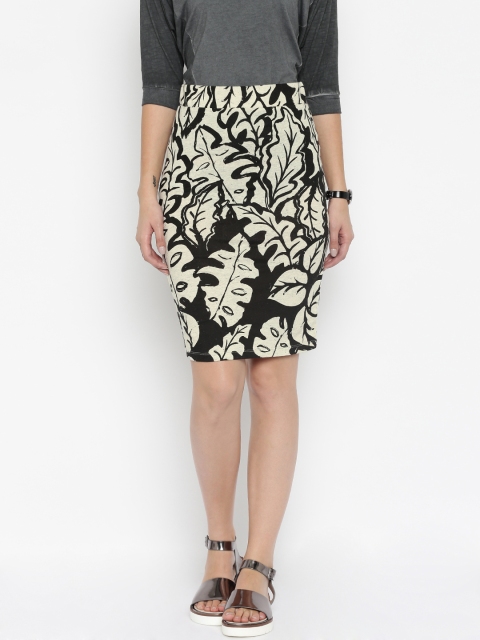 

ONLY Black & Off-White Printed Pencil Skirt