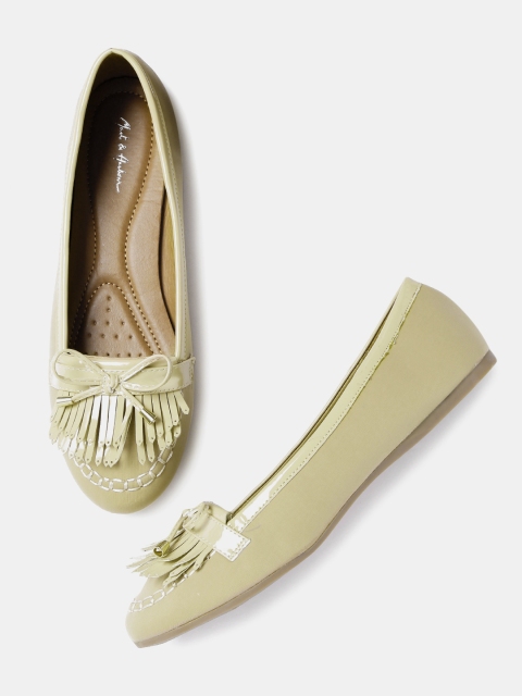 

Mast & Harbour Women Beige Solid Flat Shoes