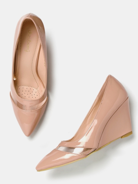 

DressBerry Women Dusty Pink Glossy Wedges