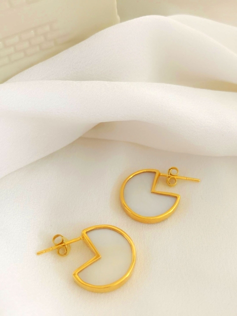 

Amaltaas White & Gold-Toned Classic Studs Earrings