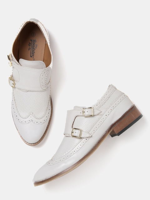 

Roadster Women White Textured Monks