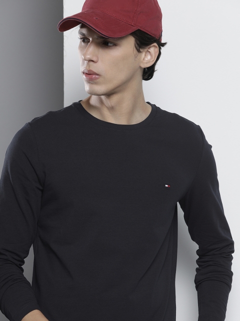 

Tommy Hilfiger Men Navy Blue Solid Slim Fit T-shirt