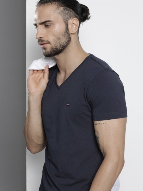 

Tommy Hilfiger Men Navy Blue V-Neck Slim Fit T-shirt