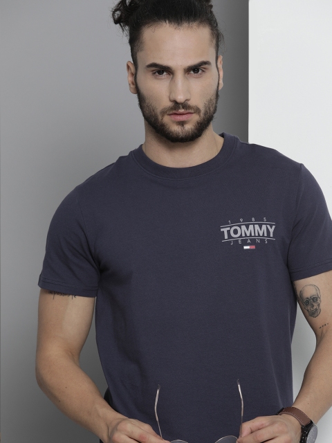 

Tommy Hilfiger Men Navy Blue Slim Fit T-shirt with Logo Print