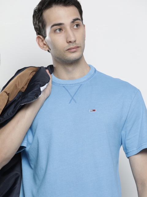 

Tommy Hilfiger Men Solid Round Neck Blue Pure Cotton T-shirt