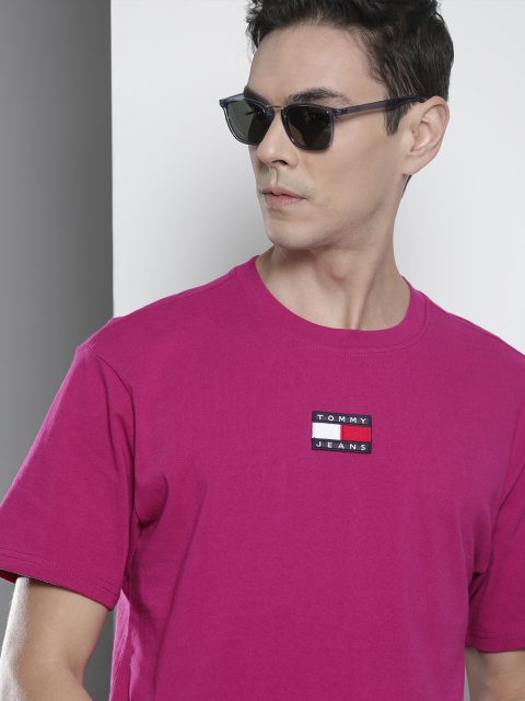 

Tommy Hilfiger Men Magenta Pink Applique T-shirt