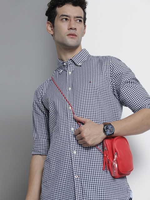 

Tommy Hilfiger Men Navy Blue Slim Fit Checked Casual Shirt