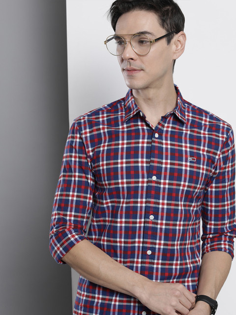 

Tommy Hilfiger Men Red Slim Fit Opaque Checked Casual Shirt