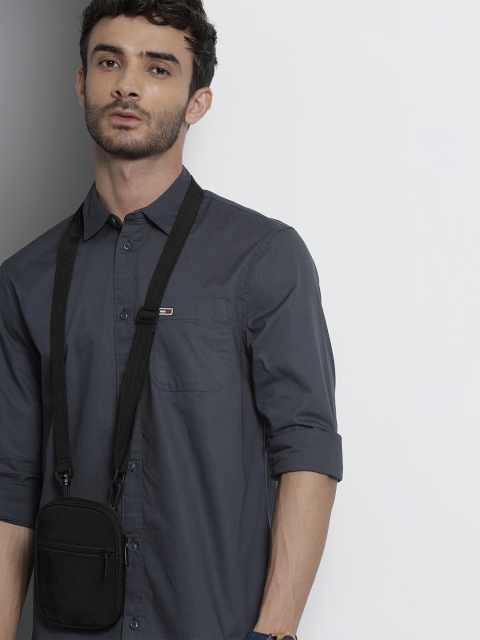 

Tommy Hilfiger Men Navy Blue Solid Pure Cotton Casual Shirt