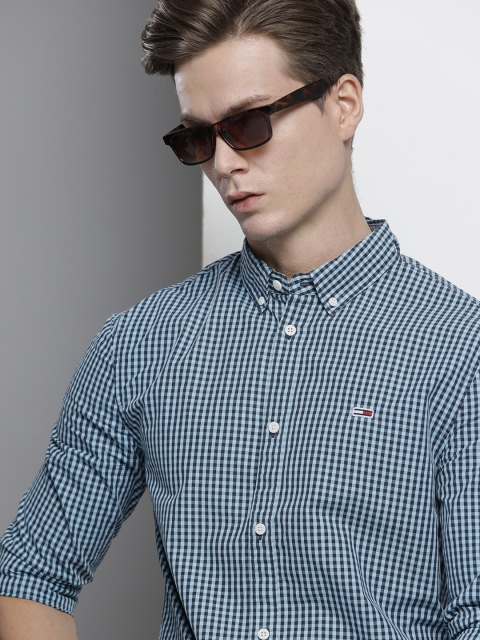 

Tommy Hilfiger Men Blue Slim Fit Gingham Checked Casual Shirt