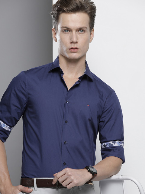

Tommy Hilfiger Men Navy Blue Solid Regular Fit Formal Shirt
