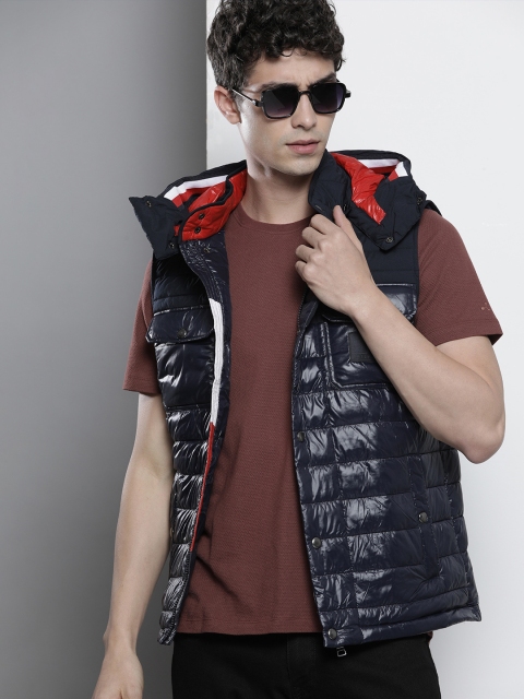 

Tommy Hilfiger Men Navy Blue Quilted Hooded Jacket