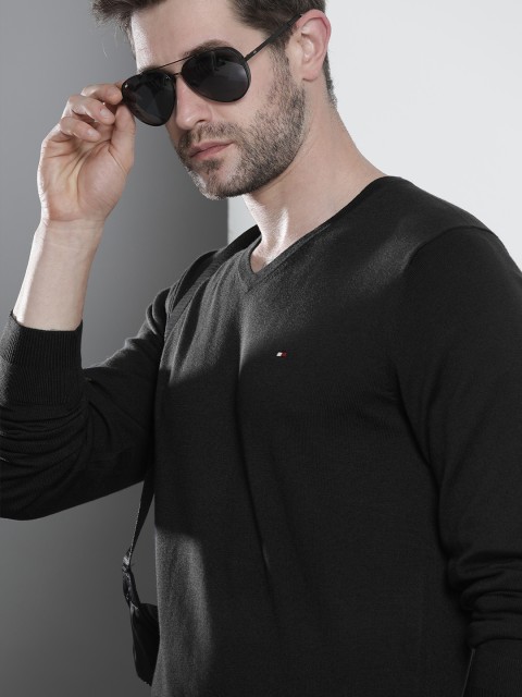 

Tommy Hilfiger Men Black Pullover Sweater