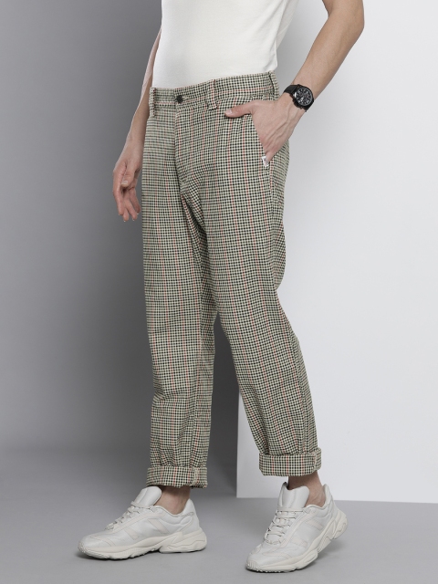 

Tommy Hilfiger Men Beige Checked Ethan Relaxed Straight Fit Trousers