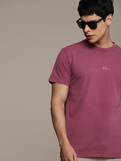 

Calvin Klein Jeans Men Magenta Pink T-shirt With Printed Detailed