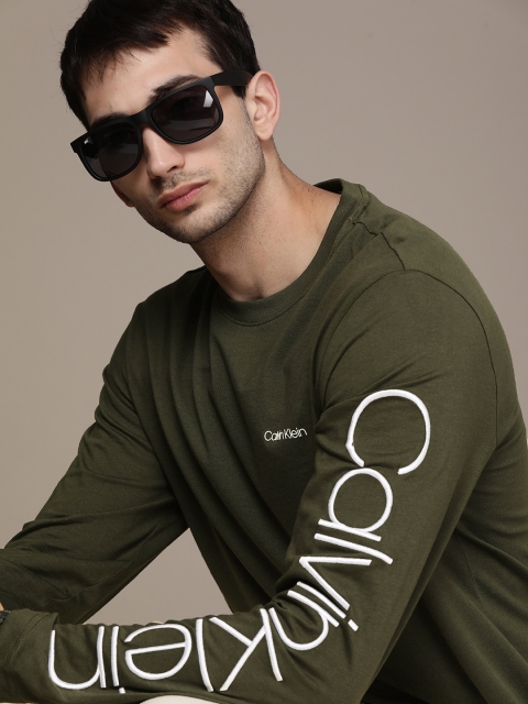 

Calvin Klein Jeans Men Olive Green Printed Pure Cotton T-shirt