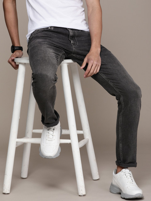 

Calvin Klein Jeans Men Charcoal Grey Slim Fit Stretchable Jeans