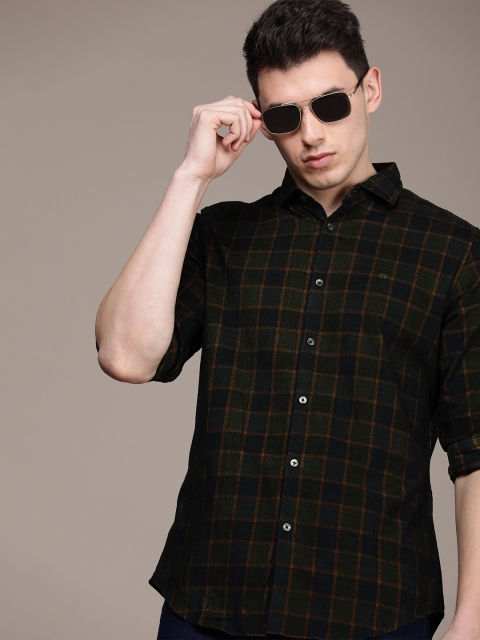 

Calvin Klein Jeans Men Olive Green Slim Fit Checked Casual Shirt