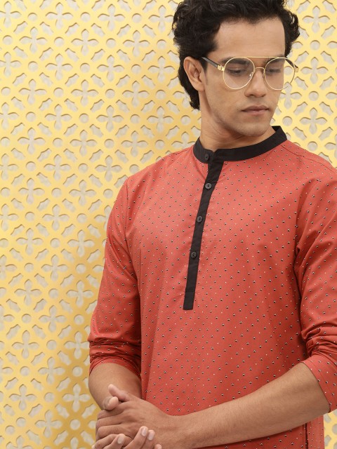 

Ode by House of Pataudi Men Red and Black Embroidered Pure Cotton Kurta