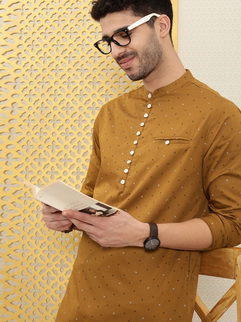

Ode by House of Pataudi Men Mustard Yellow Cotton Printed Rozana Asymmetric Kurta
