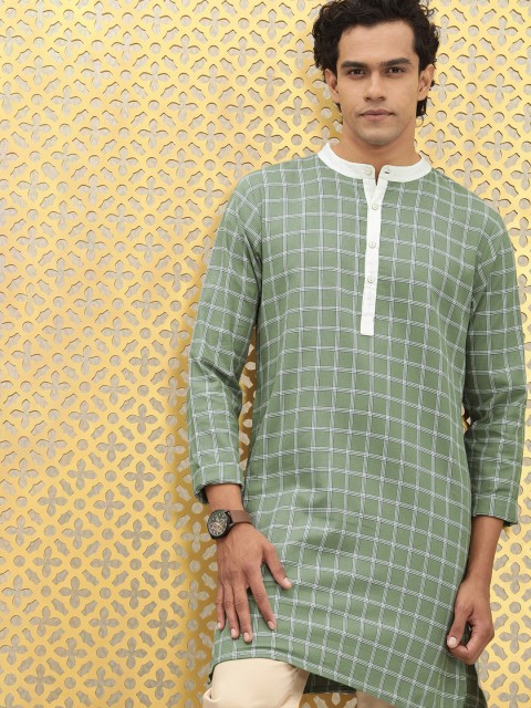 

Ode by House of Pataudi Men Green Checked Pure Cotton Kurta