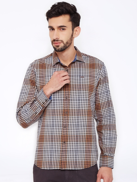 

Lee Men Brown Slim Fit Checked Casual Shirt