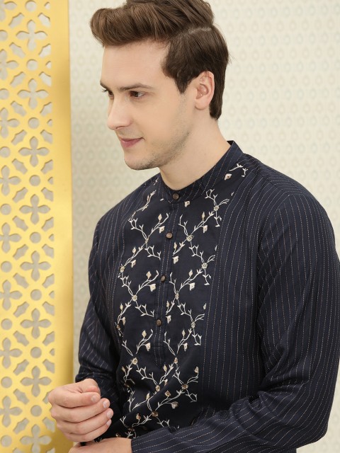 

House of Pataudi Men Navy Blue Embroidered Jashn Straight Kurta