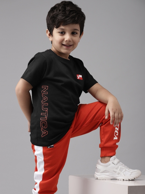

Nautica Boys Black & Red Brand Logo Print T-shirt