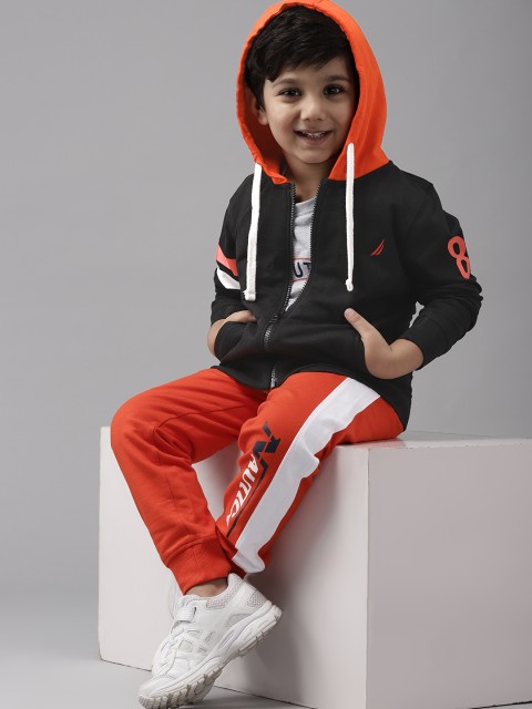 

Nautica Boys Black Pure Cotton Solid Hooded Sweatshirt