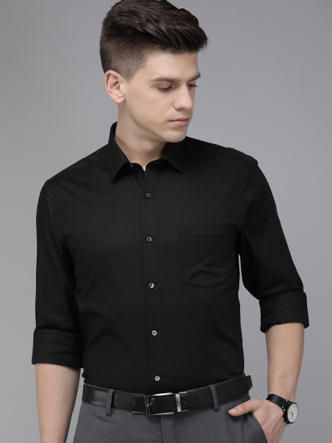 

Arrow Men Black Slim Fit Semiformal Pure Cotton Shirt