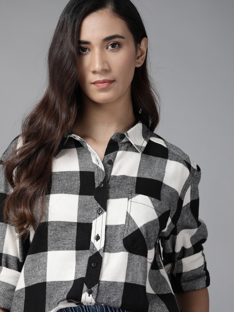 

Roadster Women Black Pure Cotton Windowpane Checks Casual Shirt