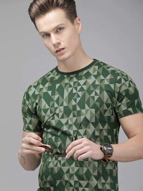 

Blackberrys Men Green Printed Slim Fit Pure Cotton T-shirt