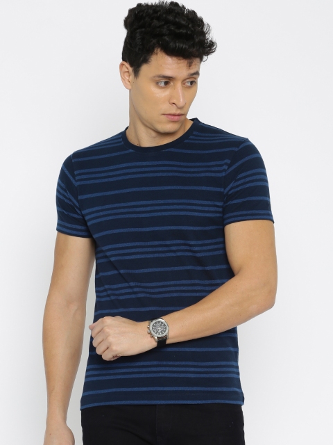 

ether Men Blue Striped Round Neck T-Shirt