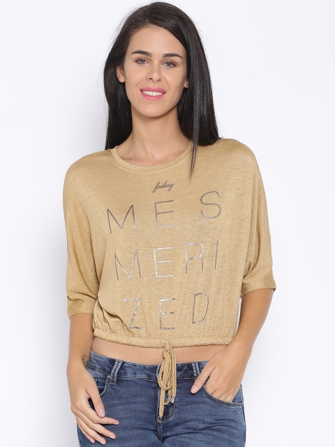 

Deal Jeans Women Beige Printed Crop Top