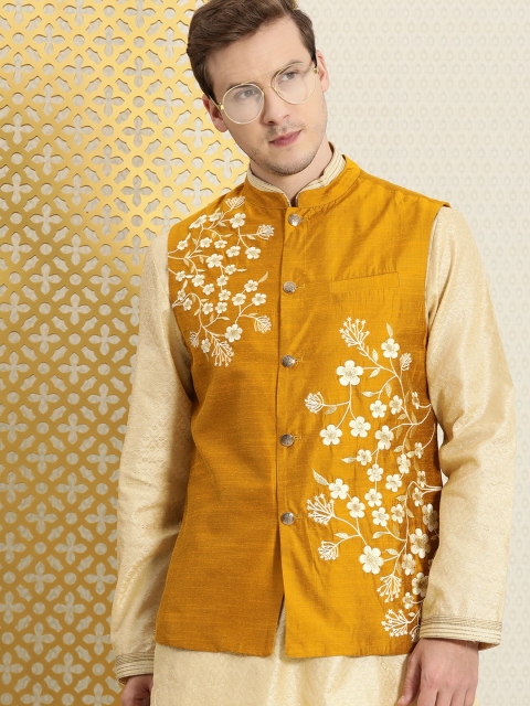 

House of Pataudi Men Mustard Yellow Floral Embroidered Jashn Nehru Jacket