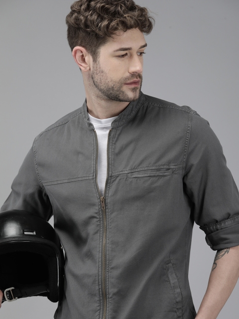 

Roadster Men Charcoal Grey Solid Pure Cotton Baseball Shirt