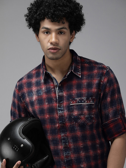 

Roadster Men Red & Navy Blue Tartan Checked Pure Cotton Casual Shirt