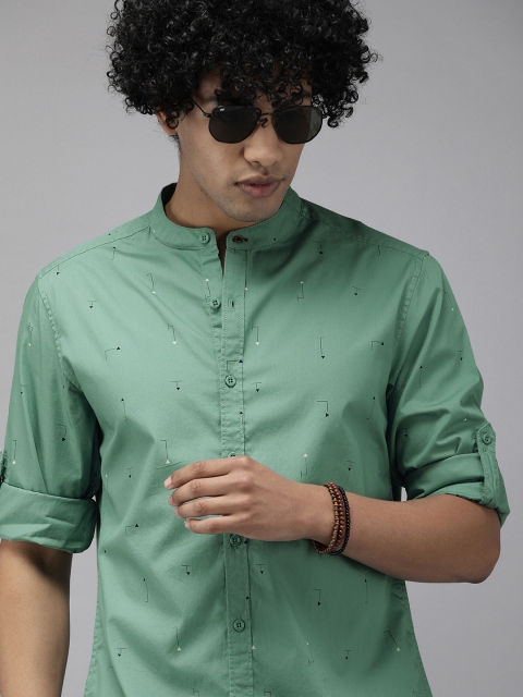 

Roadster Men Green Printed Casual Shirt