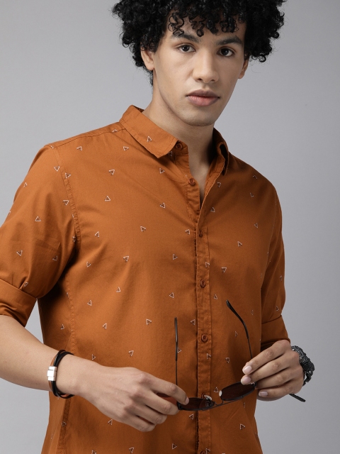 

Roadster Men Rust & White Printed Casual Shirt