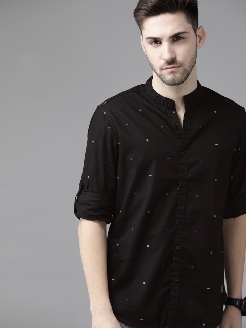 

Roadster Men Black & White Opaque Printed Cotton Casual Shirt