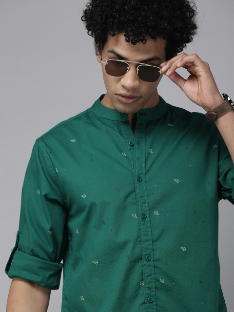

Roadster Men Green Printed Casual Shirt